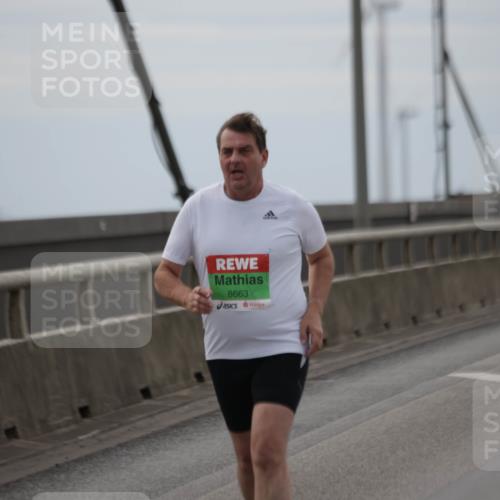 03.10.2025 - Köhlbrandbrückenlauf Jannik Wohlers http://msf.ph/oto/9139786 03.10.2025 16:10:50 Position 1 8663 meine-sportfotos.de