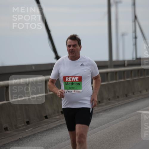 03.10.2025 - Köhlbrandbrückenlauf Jannik Wohlers http://msf.ph/oto/9139790 03.10.2025 16:10:50 Position 1 8663 meine-sportfotos.de