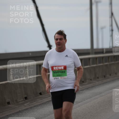 03.10.2025 - Köhlbrandbrückenlauf Jannik Wohlers http://msf.ph/oto/9139799 03.10.2025 16:10:51 Position 1 8663 meine-sportfotos.de
