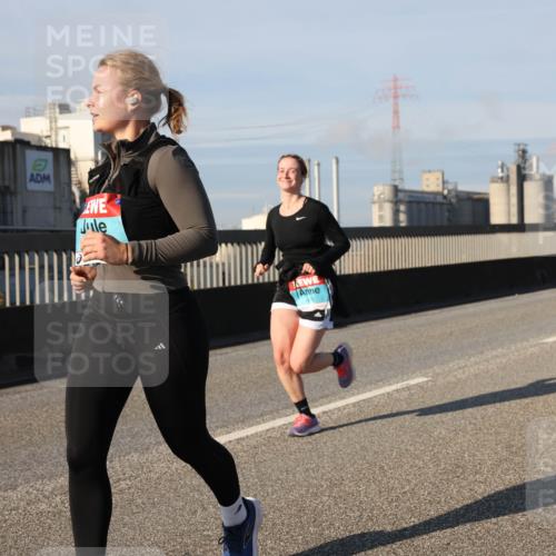03.10.2025 - Köhlbrandbrückenlauf Lena Gebhardt http://msf.ph/oto/9139802 03.10.2025 09:57:33 Position 2 1006 meine-sportfotos.de