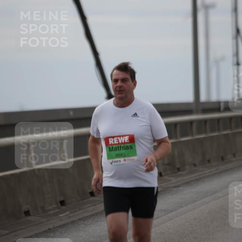 03.10.2025 - Köhlbrandbrückenlauf Jannik Wohlers http://msf.ph/oto/9139807 03.10.2025 16:10:51 Position 1 8663 meine-sportfotos.de