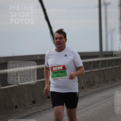 03.10.2025 - Köhlbrandbrückenlauf Jannik Wohlers http://msf.ph/oto/9139812 03.10.2025 16:10:51 Position 1 8663 meine-sportfotos.de