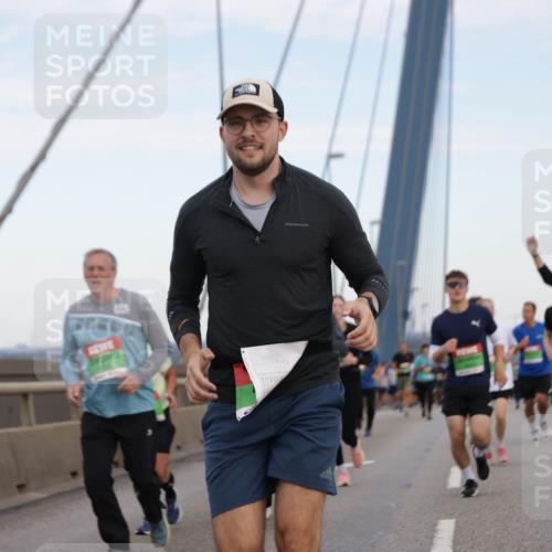 03.10.2025 - Köhlbrandbrückenlauf Jannik Wohlers http://msf.ph/oto/9139815 03.10.2025 15:31:33 Position 1 8232 meine-sportfotos.de