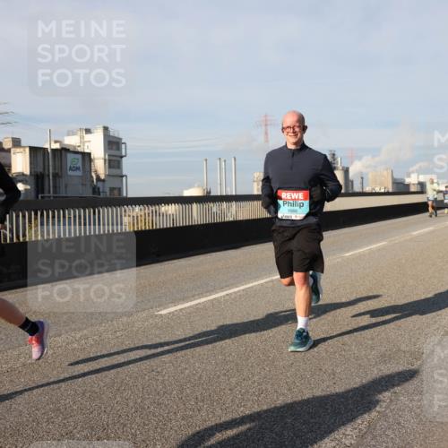 03.10.2025 - Köhlbrandbrückenlauf Lena Gebhardt http://msf.ph/oto/9139818 03.10.2025 09:57:34 Position 2 1486, 1666 meine-sportfotos.de