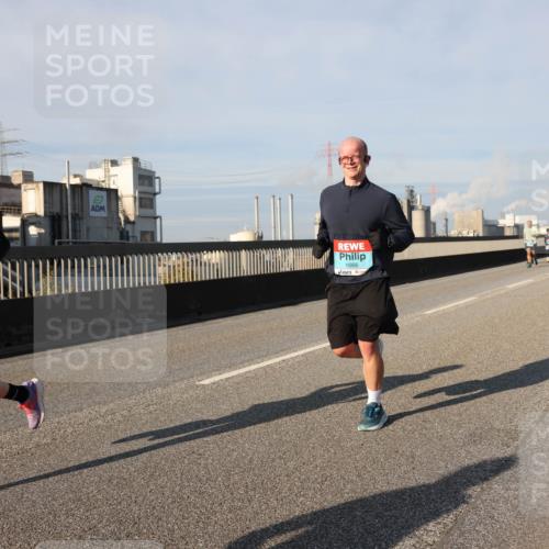 03.10.2025 - Köhlbrandbrückenlauf Lena Gebhardt http://msf.ph/oto/9139821 03.10.2025 09:57:34 Position 2 1485, 1666 meine-sportfotos.de