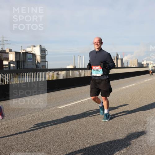03.10.2025 - Köhlbrandbrückenlauf Lena Gebhardt http://msf.ph/oto/9139822 03.10.2025 09:57:34 Position 2 1480, 1666 meine-sportfotos.de