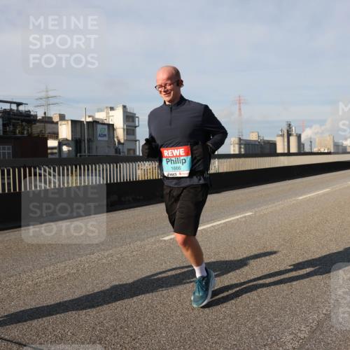 03.10.2025 - Köhlbrandbrückenlauf Lena Gebhardt http://msf.ph/oto/9139828 03.10.2025 09:57:35 Position 2 1666 meine-sportfotos.de