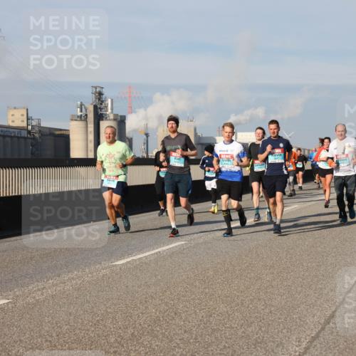 03.10.2025 - Köhlbrandbrückenlauf Lena Gebhardt http://msf.ph/oto/9139847 03.10.2025 09:57:39 Position 2  meine-sportfotos.de