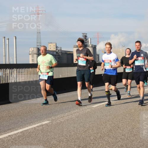 03.10.2025 - Köhlbrandbrückenlauf Lena Gebhardt http://msf.ph/oto/9139872 03.10.2025 09:57:40 Position 2  meine-sportfotos.de