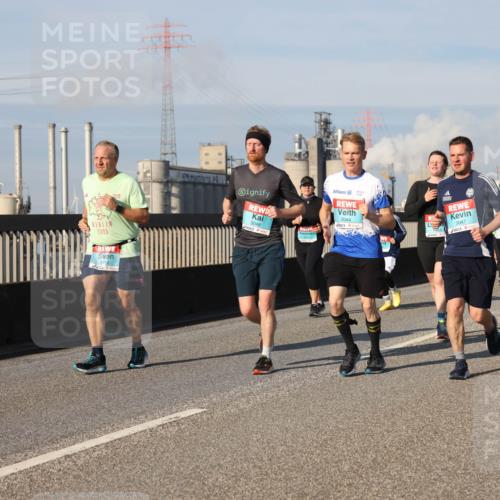 03.10.2025 - Köhlbrandbrückenlauf Lena Gebhardt http://msf.ph/oto/9139879 03.10.2025 09:57:41 Position 2 2025, 3416, 3048, 2056, 3049, 3047 meine-sportfotos.de