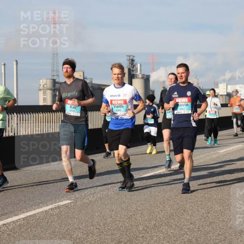 03.10.2025 - Köhlbrandbrückenlauf Lena Gebhardt http://msf.ph/oto/9139884 03.10.2025 09:57:41 Position 2 3048, 2026, 16, 056, 3049, 3047 meine-sportfotos.de