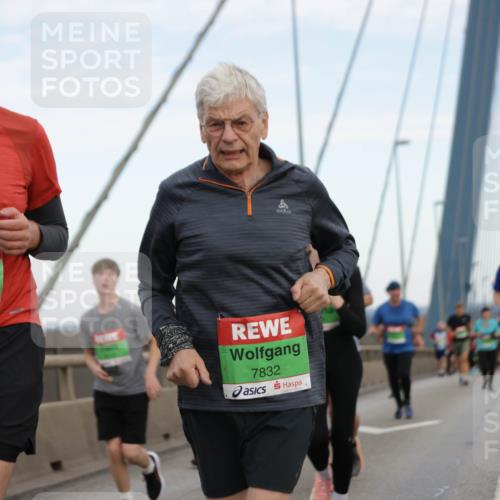 03.10.2025 - Köhlbrandbrückenlauf Jannik Wohlers http://msf.ph/oto/9139891 03.10.2025 15:31:36 Position 1 9396, 7832 meine-sportfotos.de