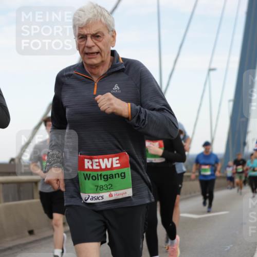 03.10.2025 - Köhlbrandbrückenlauf Jannik Wohlers http://msf.ph/oto/9139904 03.10.2025 15:31:36 Position 1 8, 7832 meine-sportfotos.de