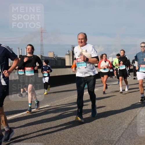 03.10.2025 - Köhlbrandbrückenlauf Lena Gebhardt http://msf.ph/oto/9139921 03.10.2025 09:57:43 Position 2 3047, 1453, 2056 meine-sportfotos.de