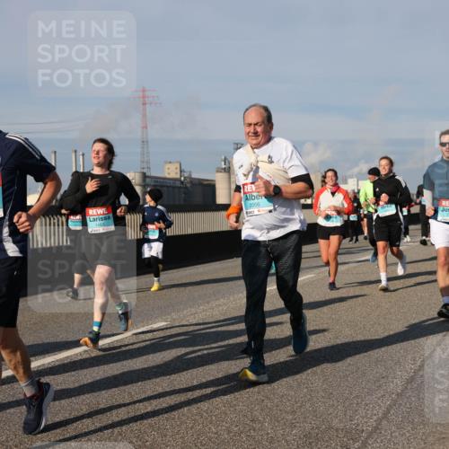 03.10.2025 - Köhlbrandbrückenlauf Lena Gebhardt http://msf.ph/oto/9139924 03.10.2025 09:57:43 Position 2 3047, 2056 meine-sportfotos.de