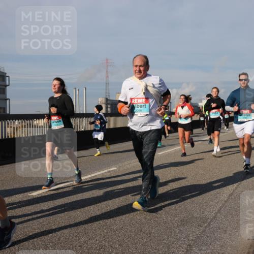 03.10.2025 - Köhlbrandbrückenlauf Lena Gebhardt http://msf.ph/oto/9139930 03.10.2025 09:57:43 Position 2 2056, 3180 meine-sportfotos.de