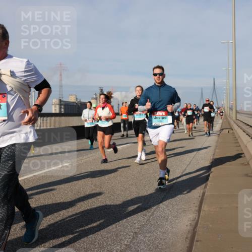 03.10.2025 - Köhlbrandbrückenlauf Lena Gebhardt http://msf.ph/oto/9139938 03.10.2025 09:57:44 Position 2 2056, 3180 meine-sportfotos.de