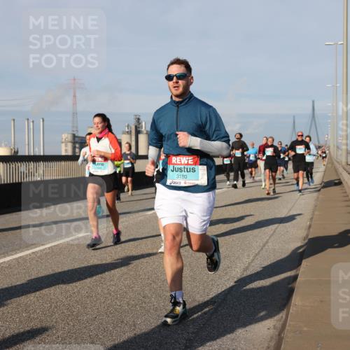 03.10.2025 - Köhlbrandbrückenlauf Lena Gebhardt http://msf.ph/oto/9139941 03.10.2025 09:57:44 Position 2 3180 meine-sportfotos.de