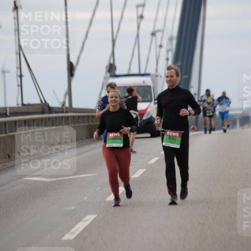 03.10.2025 - Köhlbrandbrückenlauf Jannik Wohlers http://msf.ph/oto/9139952 03.10.2025 16:10:59 Position 1 9373, 9374 meine-sportfotos.de