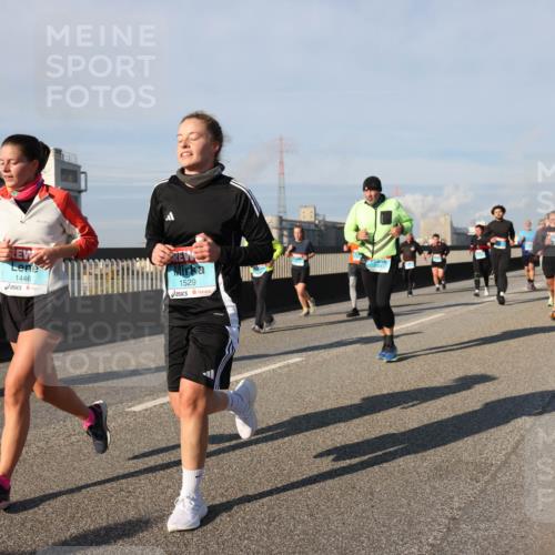 03.10.2025 - Köhlbrandbrückenlauf Lena Gebhardt http://msf.ph/oto/9139955 03.10.2025 09:57:45 Position 2 1446, 1529 meine-sportfotos.de