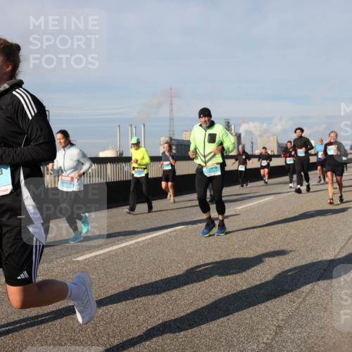 03.10.2025 - Köhlbrandbrückenlauf Lena Gebhardt http://msf.ph/oto/9139964 03.10.2025 09:57:46 Position 2 1529 meine-sportfotos.de