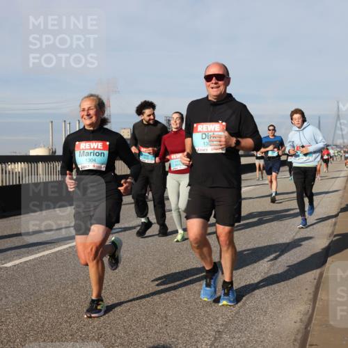 03.10.2025 - Köhlbrandbrückenlauf Lena Gebhardt http://msf.ph/oto/9139998 03.10.2025 09:57:48 Position 2 1304, 130 meine-sportfotos.de