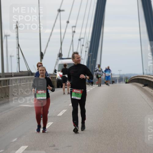 03.10.2025 - Köhlbrandbrückenlauf Jannik Wohlers http://msf.ph/oto/9140021 03.10.2025 16:11:01 Position 1 9373, 9374 meine-sportfotos.de