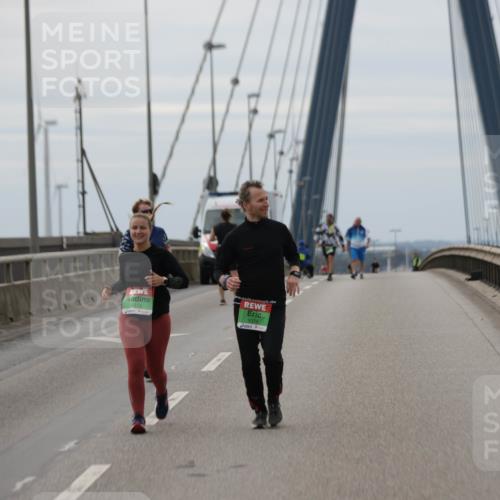 03.10.2025 - Köhlbrandbrückenlauf Jannik Wohlers http://msf.ph/oto/9140039 03.10.2025 16:11:02 Position 1 9373, 9374 meine-sportfotos.de