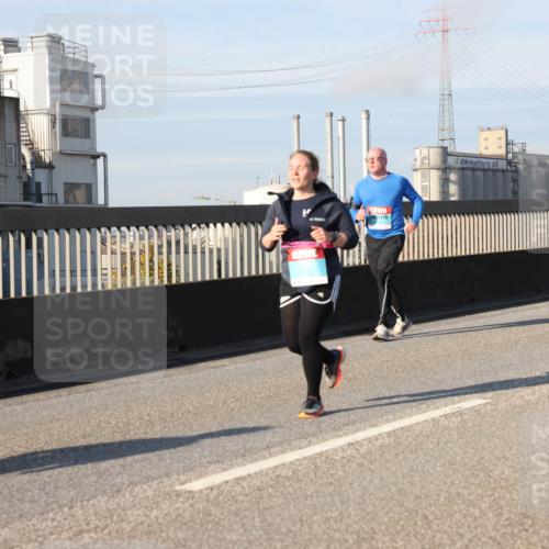 03.10.2025 - Köhlbrandbrückenlauf Lena Gebhardt http://msf.ph/oto/9140069 03.10.2025 09:57:53 Position 2  meine-sportfotos.de