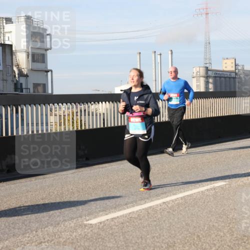03.10.2025 - Köhlbrandbrückenlauf Lena Gebhardt http://msf.ph/oto/9140071 03.10.2025 09:57:53 Position 2 3779 meine-sportfotos.de