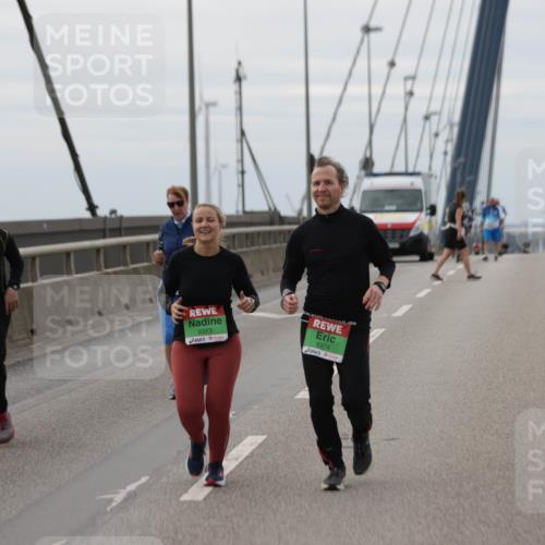 03.10.2025 - Köhlbrandbrückenlauf Jannik Wohlers http://msf.ph/oto/9140072 03.10.2025 16:11:04 Position 1 9373, 9374 meine-sportfotos.de
