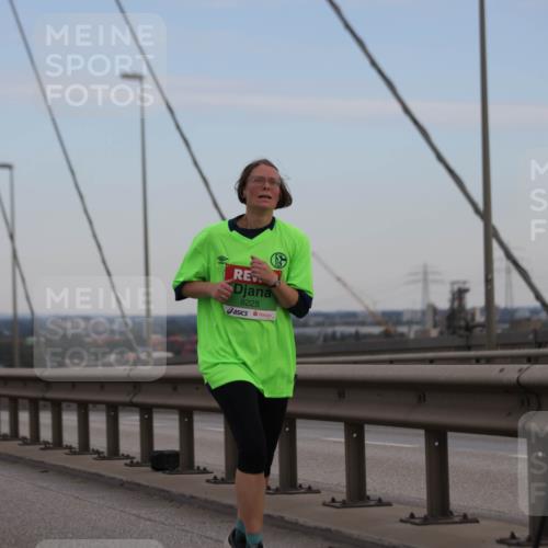 03.10.2025 - Köhlbrandbrückenlauf Jannik Wohlers http://msf.ph/oto/9140079 03.10.2025 15:31:41 Position 1 8225 meine-sportfotos.de