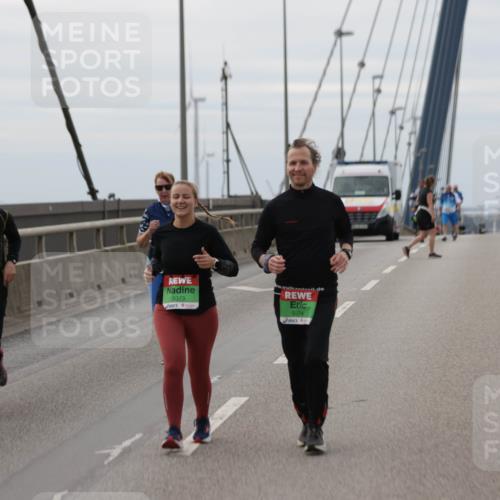 03.10.2025 - Köhlbrandbrückenlauf Jannik Wohlers http://msf.ph/oto/9140081 03.10.2025 16:11:04 Position 1 9373, 9374 meine-sportfotos.de