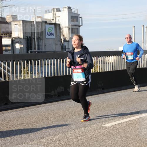 03.10.2025 - Köhlbrandbrückenlauf Lena Gebhardt http://msf.ph/oto/9140087 03.10.2025 09:57:53 Position 2 3779, 0 meine-sportfotos.de