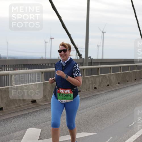 03.10.2025 - Köhlbrandbrückenlauf Jannik Wohlers http://msf.ph/oto/9140121 03.10.2025 16:11:09 Position 1 8347 meine-sportfotos.de