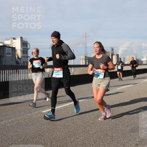 03.10.2025 - Köhlbrandbrückenlauf Lena Gebhardt http://msf.ph/oto/9140123 03.10.2025 09:57:56 Position 2 1513, 1634 meine-sportfotos.de