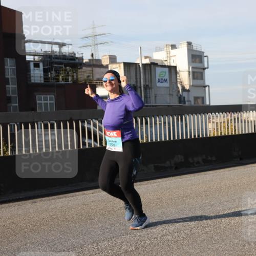 03.10.2025 - Köhlbrandbrückenlauf Lena Gebhardt http://msf.ph/oto/9140142 03.10.2025 09:57:58 Position 2 3726 meine-sportfotos.de