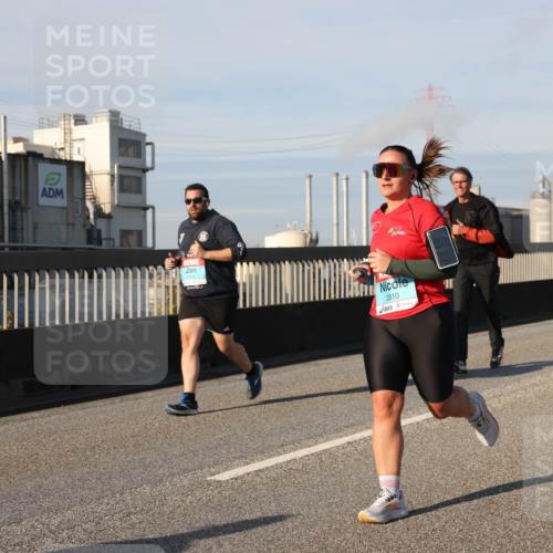 03.10.2025 - Köhlbrandbrückenlauf Lena Gebhardt http://msf.ph/oto/9140170 03.10.2025 09:57:59 Position 2 3310 meine-sportfotos.de