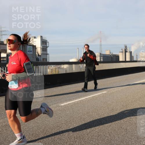 03.10.2025 - Köhlbrandbrückenlauf Lena Gebhardt http://msf.ph/oto/9140187 03.10.2025 09:58:00 Position 2 3310 meine-sportfotos.de