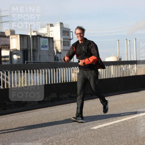 03.10.2025 - Köhlbrandbrückenlauf Lena Gebhardt http://msf.ph/oto/9140199 03.10.2025 09:58:01 Position 2  meine-sportfotos.de