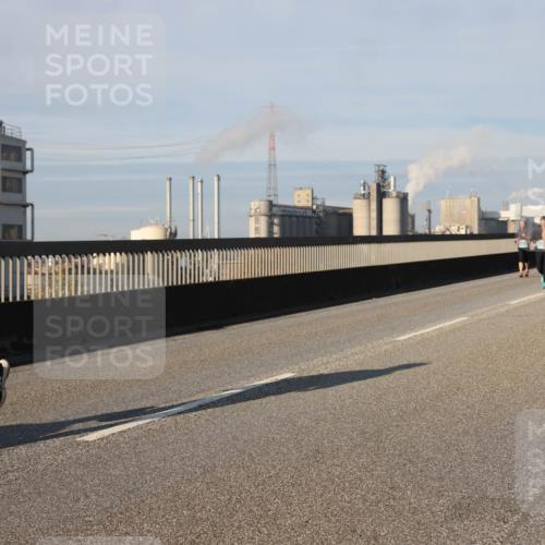 03.10.2025 - Köhlbrandbrückenlauf Lena Gebhardt http://msf.ph/oto/9140214 03.10.2025 09:58:01 Position 2  meine-sportfotos.de