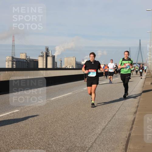 03.10.2025 - Köhlbrandbrückenlauf Lena Gebhardt http://msf.ph/oto/9140218 03.10.2025 09:58:02 Position 2  meine-sportfotos.de