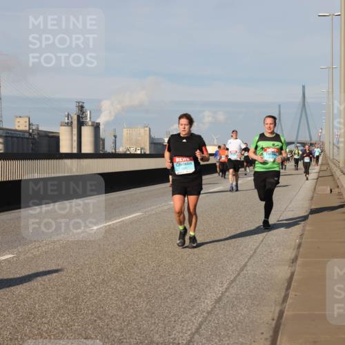 03.10.2025 - Köhlbrandbrückenlauf Lena Gebhardt http://msf.ph/oto/9140227 03.10.2025 09:58:02 Position 2  meine-sportfotos.de