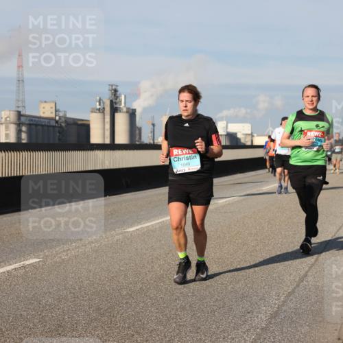 03.10.2025 - Köhlbrandbrückenlauf Lena Gebhardt http://msf.ph/oto/9140231 03.10.2025 09:58:03 Position 2 1649 meine-sportfotos.de