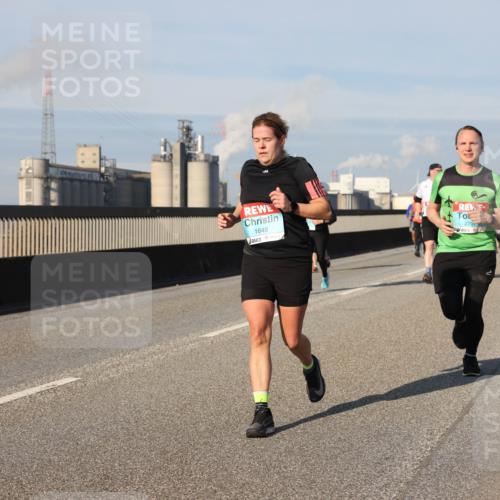 03.10.2025 - Köhlbrandbrückenlauf Lena Gebhardt http://msf.ph/oto/9140240 03.10.2025 09:58:03 Position 2 1649, 270 meine-sportfotos.de