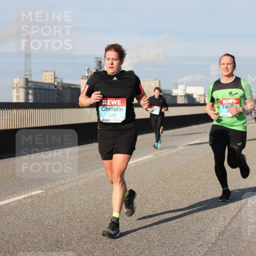 03.10.2025 - Köhlbrandbrückenlauf Lena Gebhardt http://msf.ph/oto/9140242 03.10.2025 09:58:03 Position 2 1649 meine-sportfotos.de