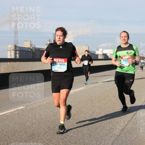 03.10.2025 - Köhlbrandbrückenlauf Lena Gebhardt http://msf.ph/oto/9140244 03.10.2025 09:58:03 Position 2 1649, 2707 meine-sportfotos.de