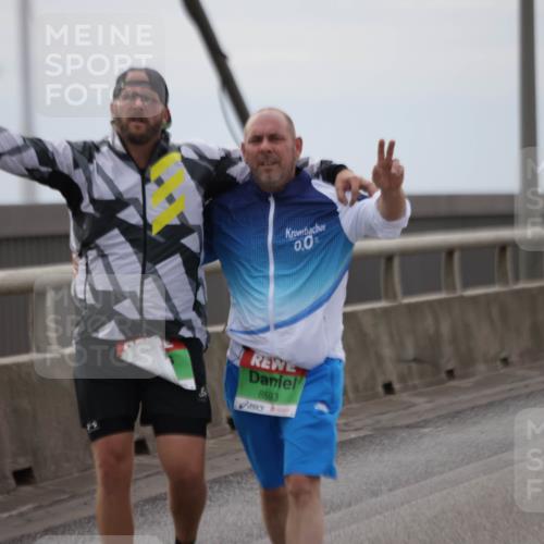 03.10.2025 - Köhlbrandbrückenlauf Jannik Wohlers http://msf.ph/oto/9140245 03.10.2025 16:11:31 Position 1 0, 0, 8593 meine-sportfotos.de