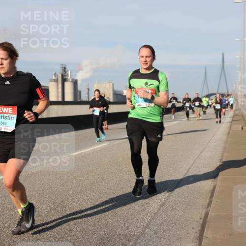 03.10.2025 - Köhlbrandbrückenlauf Lena Gebhardt http://msf.ph/oto/9140248 03.10.2025 09:58:04 Position 2 1649 meine-sportfotos.de