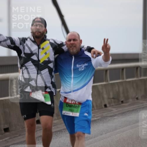 03.10.2025 - Köhlbrandbrückenlauf Jannik Wohlers http://msf.ph/oto/9140249 03.10.2025 16:11:31 Position 1 0, 0, 8593 meine-sportfotos.de
